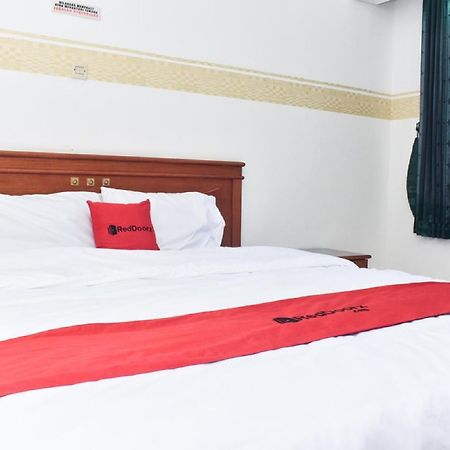 Reddoorz Near Lenmarc Mall Surabaya Pradahkalikendal Exteriör bild
