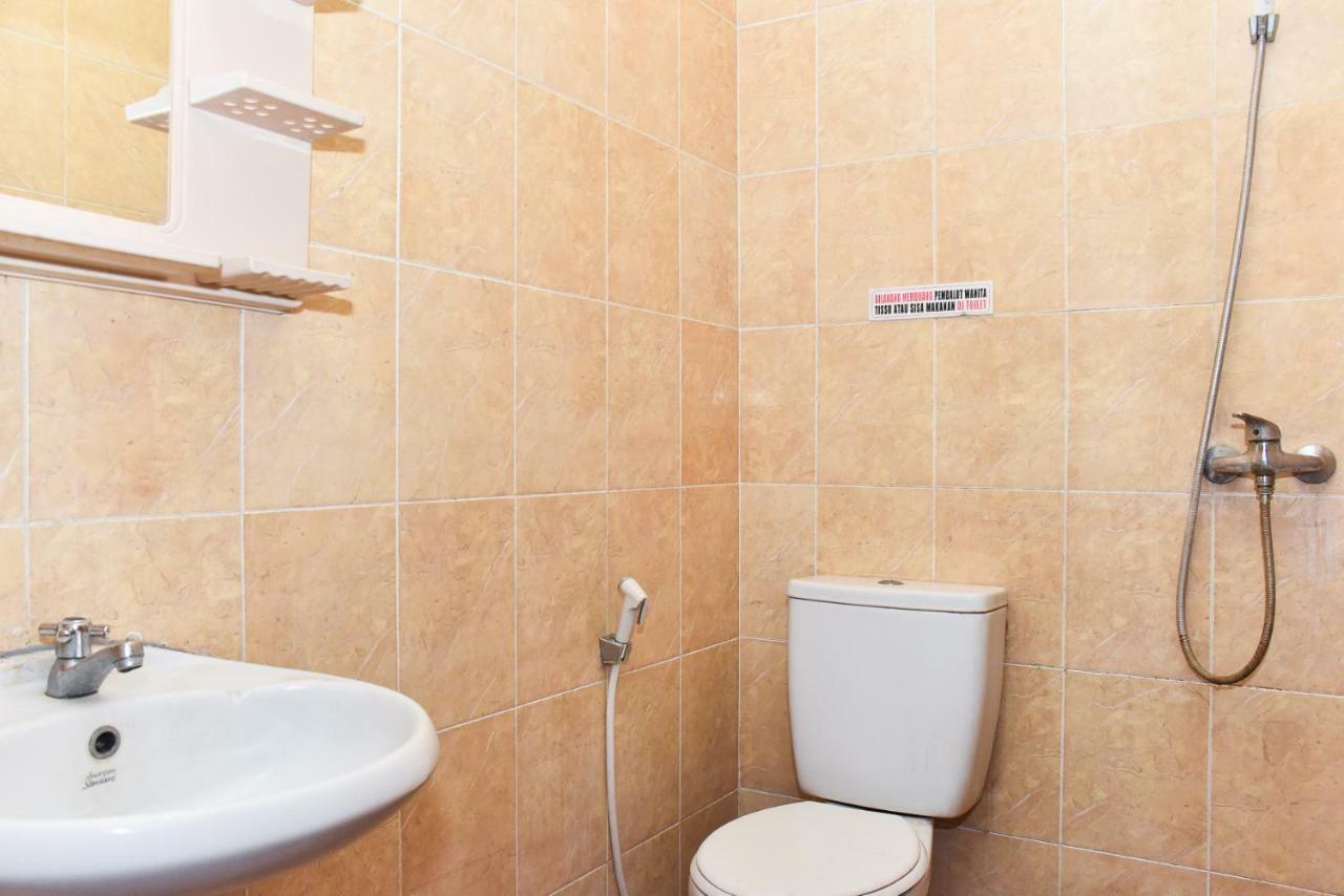 Reddoorz Near Lenmarc Mall Surabaya Pradahkalikendal Exteriör bild
