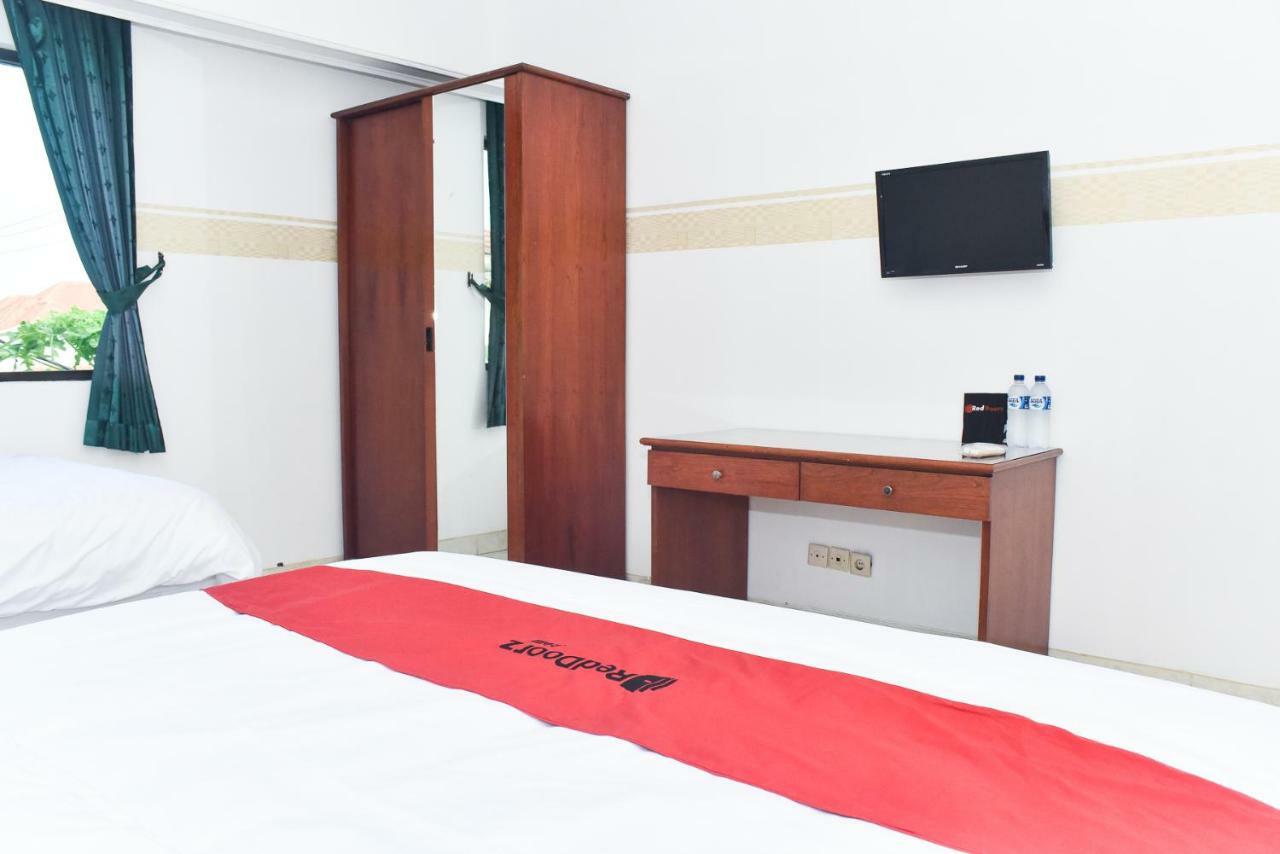 Reddoorz Near Lenmarc Mall Surabaya Pradahkalikendal Exteriör bild