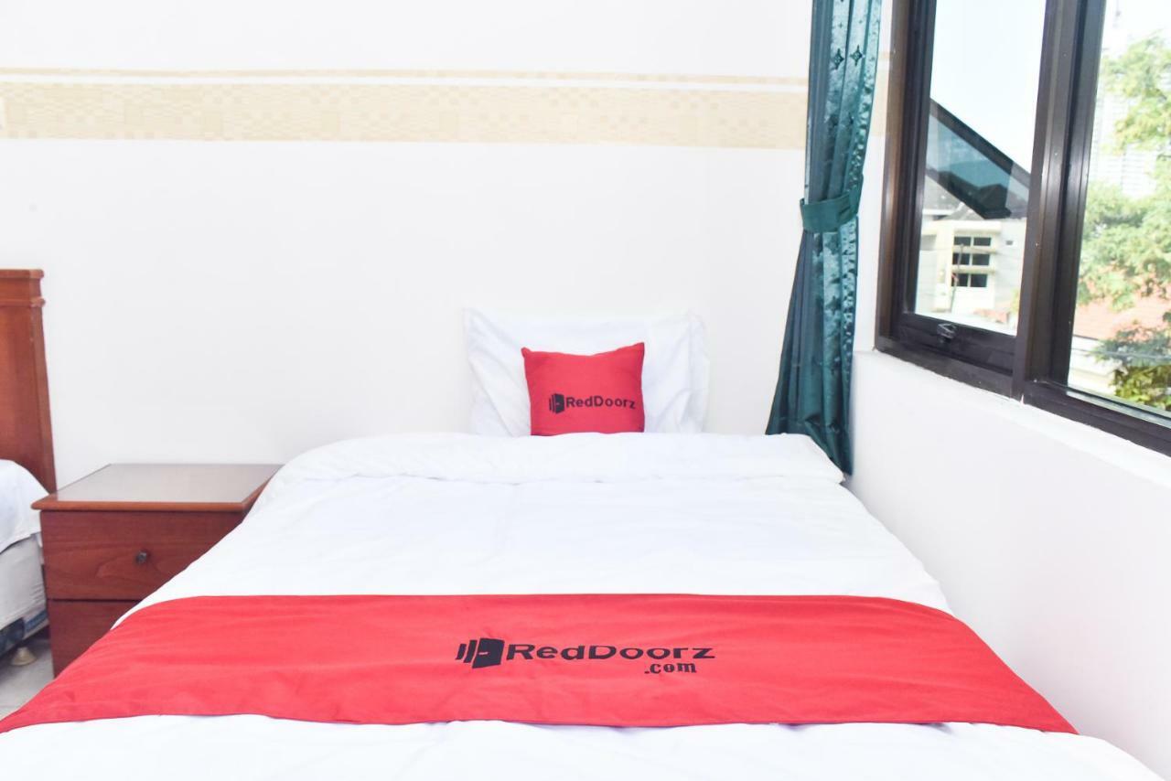 Reddoorz Near Lenmarc Mall Surabaya Pradahkalikendal Exteriör bild