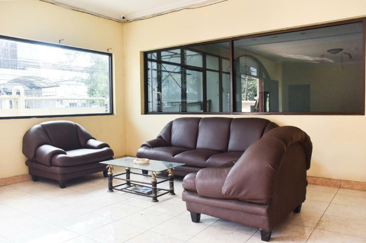 Reddoorz Near Lenmarc Mall Surabaya Pradahkalikendal Exteriör bild